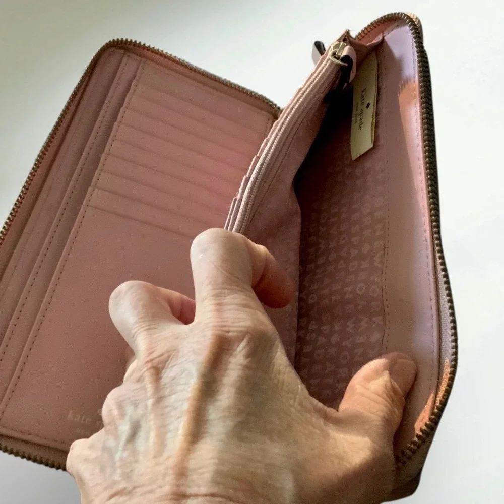 Kate Spade Anita Grove St.‎ Wristlet